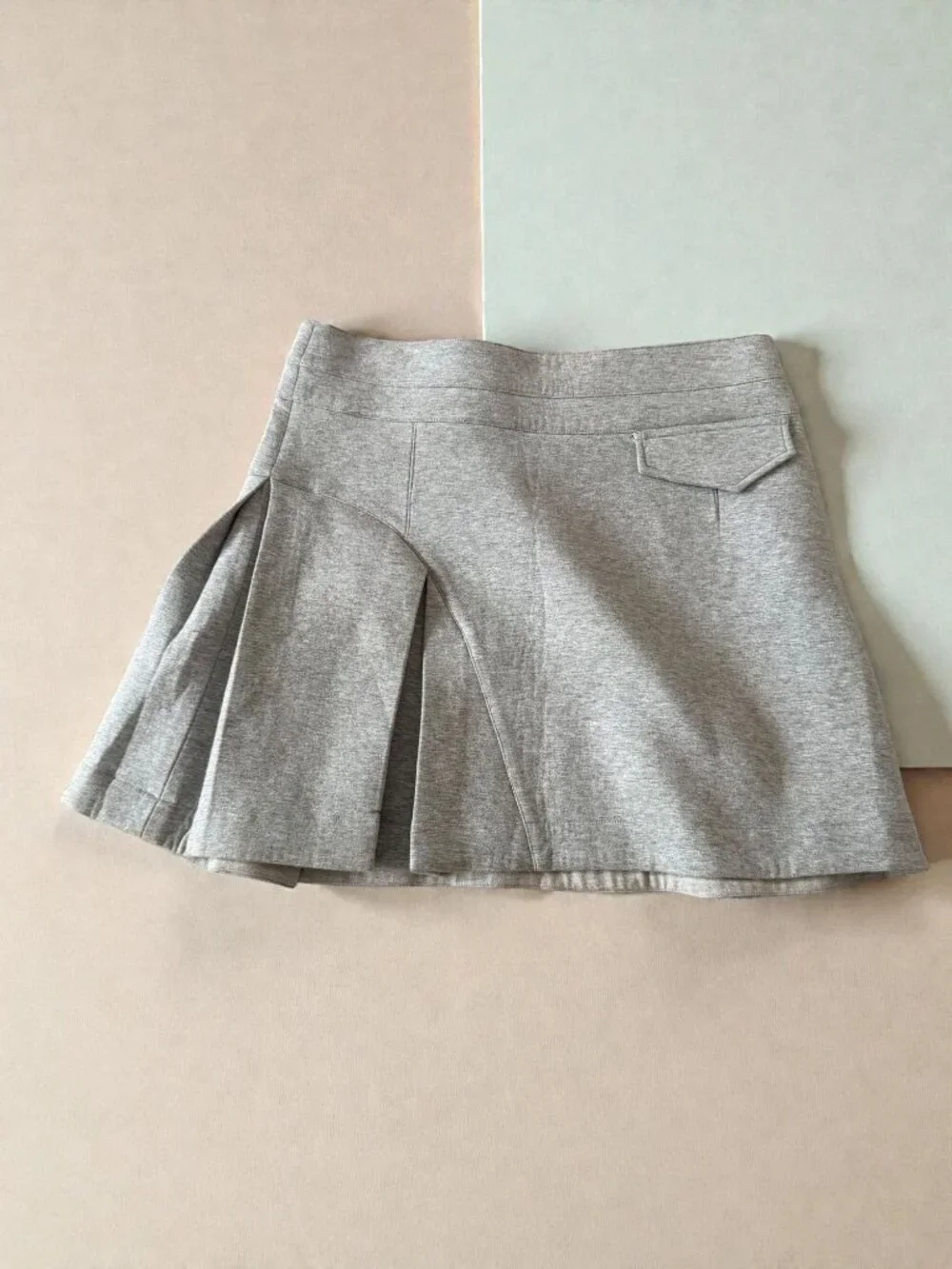 DEREK LAM 10 CROSBY Gray Pleated Jersey Skirt Size 4